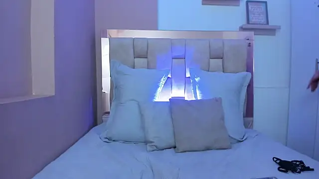 Eviiece online show from 10.31.25