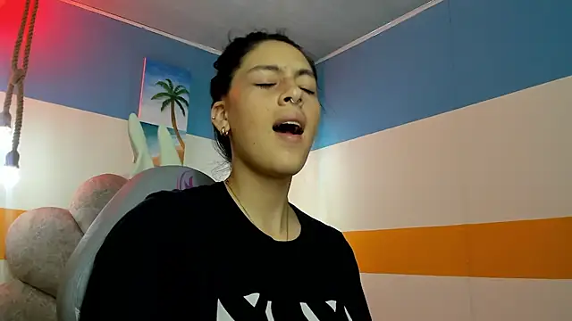 moon winy online show from 10.31.25