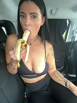 DarkestDreamxox online show from 10.28.25