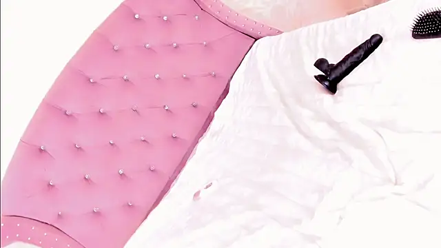 Snapshot of naughty_sweet_girls_sexts chatting on 11.01.25 naughty sweet girls sexts online show from 11.01.25