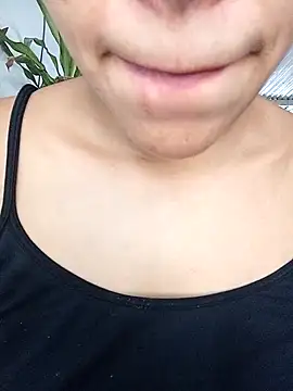 Snapshot of single_virgin chatting on 11.04.25 single virgin online show from 11.04.25