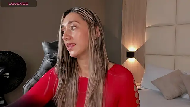 karlyy  online show from 11.20.25