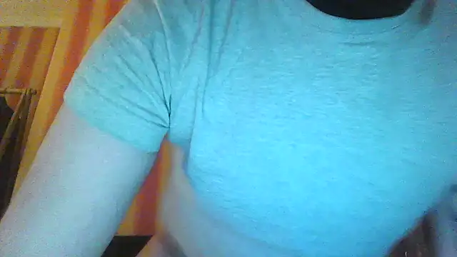 Snapshot of Tattooeddudexxx chatting on 11.15.25 Tattooeddudexxx online show from 11.15.25