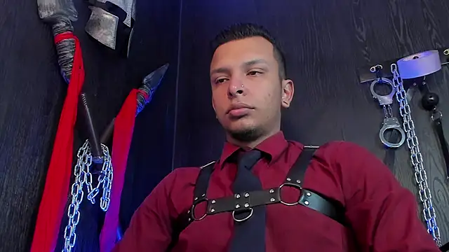 Snapshot of Master_Connor_BDSM chatting on 10.18.25 Master Connor BDSM online show from 10.18.25