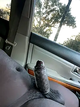 Snapshot of ralokutta2x chatting on 10.29.25 ralokutta2x online show from 10.29.25