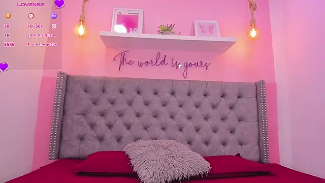 Sophiia 77 online show from 03.05.26