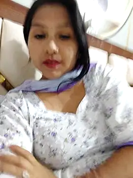 Snapshot of Vanshika1432 chatting on 10.17.25 Vanshika1432 online show from 10.17.25