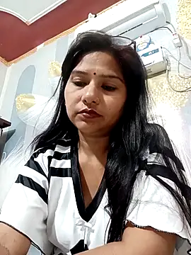 Vanshika1432 online show from 10.20.25