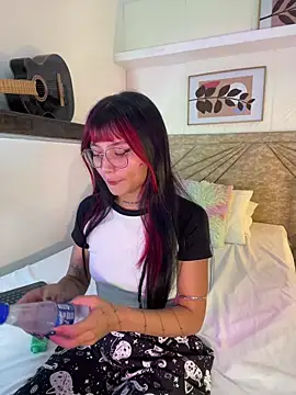 Emma duff online show from 03.25.26