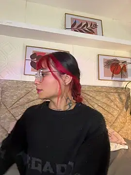 Snapshot of Emma_duff chatting on 06.14.26 Emma duff online show from 06.14.26