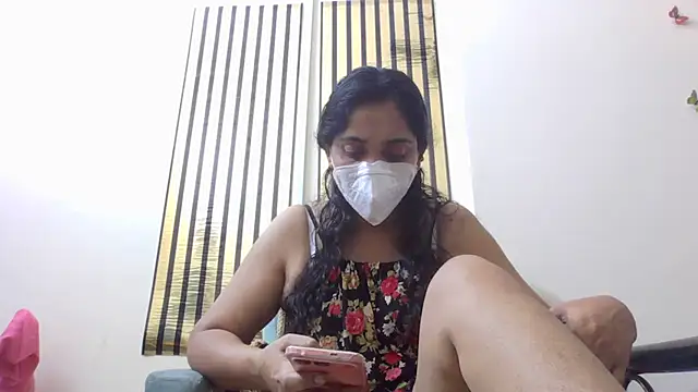 Snapshot of shainiasha1 chatting on 07.19.26 shainiasha1 online show from 07.19.26