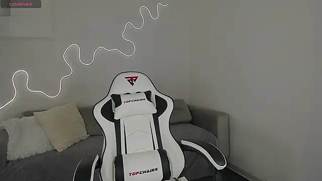 bella xx   online show from 12.15.25