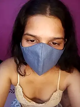 Snapshot of Lovely_Queennn chatting on 10.17.25 Lovely Queennn online show from 10.17.25