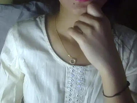 Snapshot of Shezi_N chatting on 04.25.26 Shezi N online show from 04.25.26
