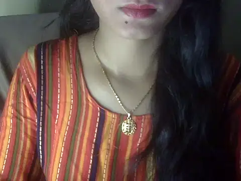 Snapshot of Shezi_N chatting on 06.29.26 Shezi N online show from 06.29.26