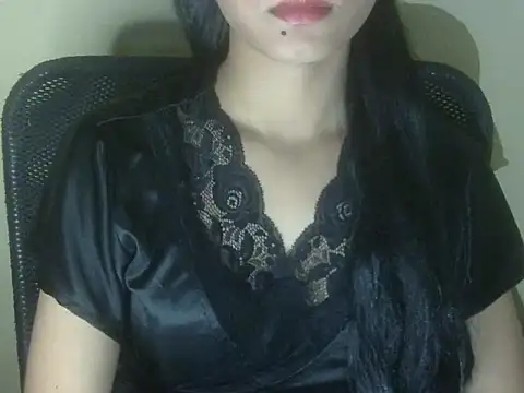 Snapshot of Shezi_N chatting on 07.22.26 Shezi N online show from 07.22.26