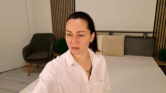 DitaNoir online show from 04.01.26