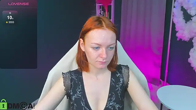 Snapshot of cherry_fever chatting on 10.17.25 cherry fever online show from 10.17.25