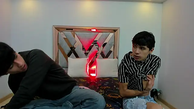 hoot booys  online show from 11.24.25