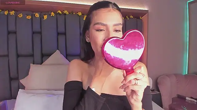 TanyaBello online show from 11.30.25