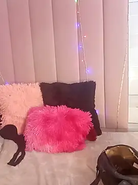 petite coral online show from 02.06.26