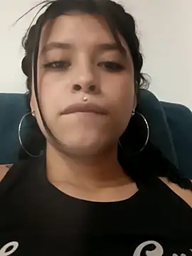 petite coral online show from 02.21.26