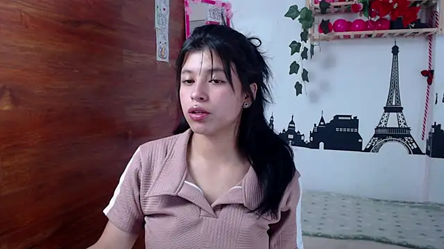 petite coral online show from 04.22.26