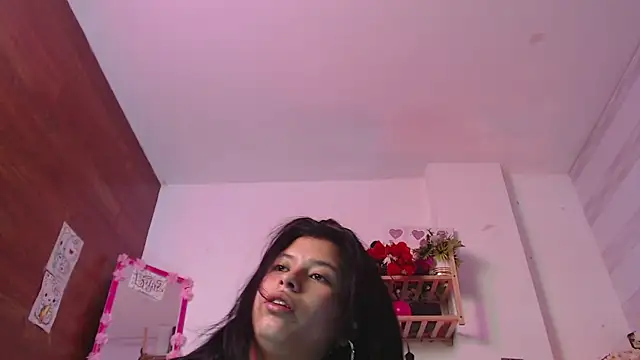 Snapshot of petite_coral chatting on 05.24.26 petite coral online show from 05.24.26