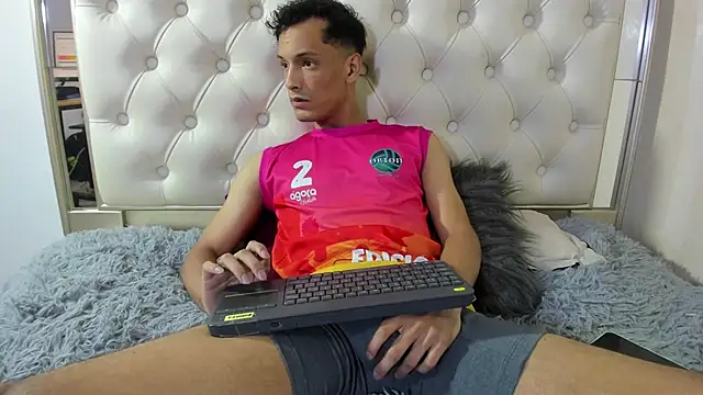 Snapshot of IM_MaxPassion chatting on 10.19.25 IM MaxPassion online show from 10.19.25
