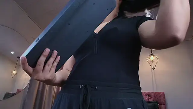 ivy bonnie online show from 11.21.25