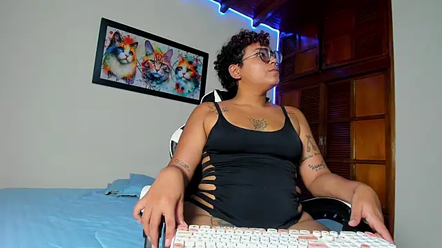 Snapshot of bellota_smitt chatting on 10.17.25 bellota smitt online show from 10.17.25