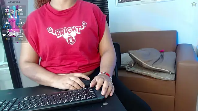 Snapshot of miel_alisha chatting on 05.14.26 miel alisha online show from 05.14.26