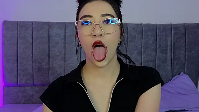 Snapshot of GabbieHill chatting on 10.21.25 GabbieHill online show from 10.21.25