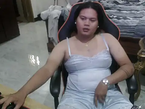 Snapshot of Zoe_fenlon chatting on 10.29.25 Zoe fenlon online show from 10.29.25