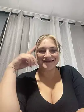 Snapshot of tumamifavvv9 chatting on 10.16.25 tumamifavvv9 online show from 10.16.25