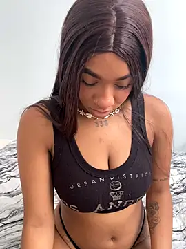 Snapshot of keylafisher_ chatting on 10.17.25 keylafisher online show from 10.17.25