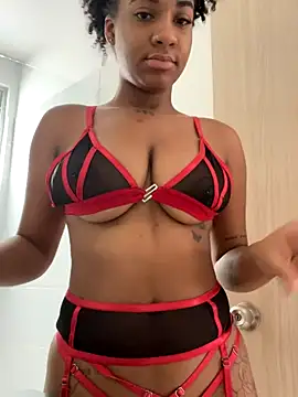 Snapshot of keylafisher_ chatting on 10.23.25 keylafisher online show from 10.23.25