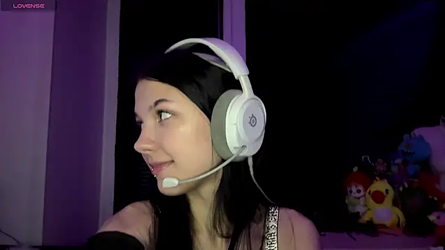 Snapshot of HanaMantanaDell chatting on 10.23.25 HanaMantanaDell online show from 10.23.25