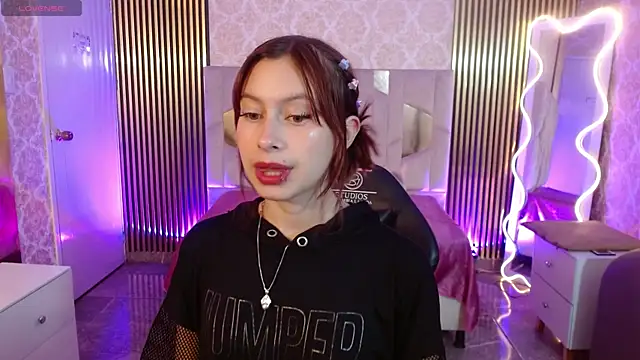 KATANA TAY online show from 10.28.25