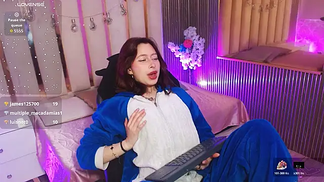 KATANA TAY online show from 12.19.25