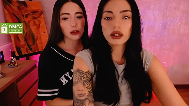 Snapshot of natval6 chatting on 10.21.25 natval6 online show from 10.21.25