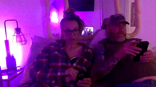 Snapshot of Reddreadfun chatting on 10.17.25 Reddreadfun online show from 10.17.25