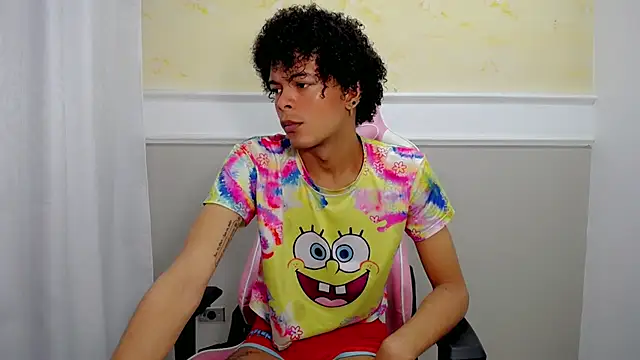 Snapshot of chloe_king chatting on 10.18.25 chloe king online show from 10.18.25