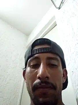 Snapshot of Orlao25cm chatting on 10.23.25 Orlao25cm online show from 10.23.25