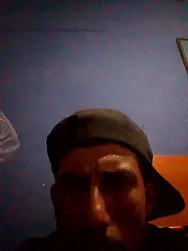 Snapshot of Orlao25cm chatting on 10.24.25 Orlao25cm online show from 10.24.25