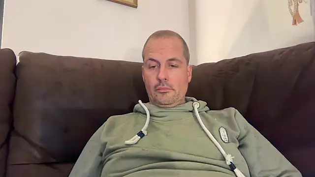 Snapshot of GermanMadMatt chatting on 10.19.25 GermanMadMatt online show from 10.19.25
