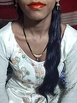 Itz Aisha   online show from 11.04.25