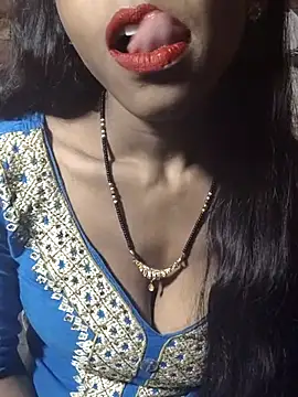 Itz Aisha   online show from 12.17.25