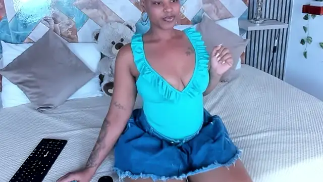 Snapshot of gigi_mane chatting on 10.18.25 gigi mane online show from 10.18.25