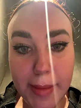 KiraSunshine online show from 11.14.25